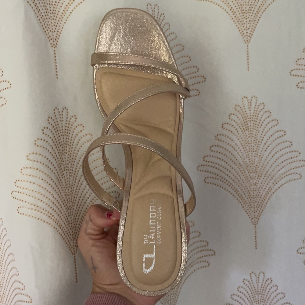 Heels - Picture 2 of 4